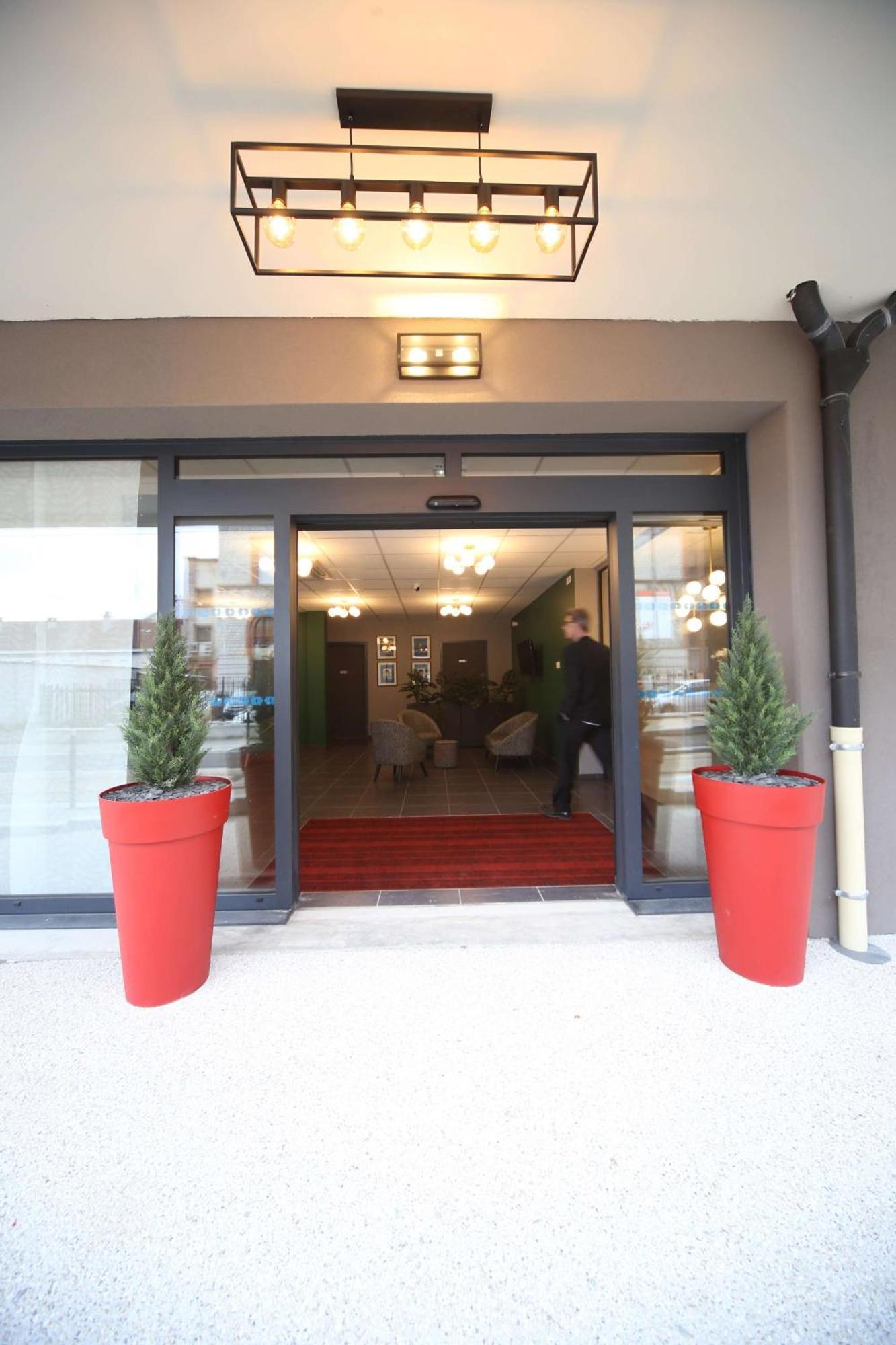 Best Western Hotel Fontaine Argent 브장송 외부 사진