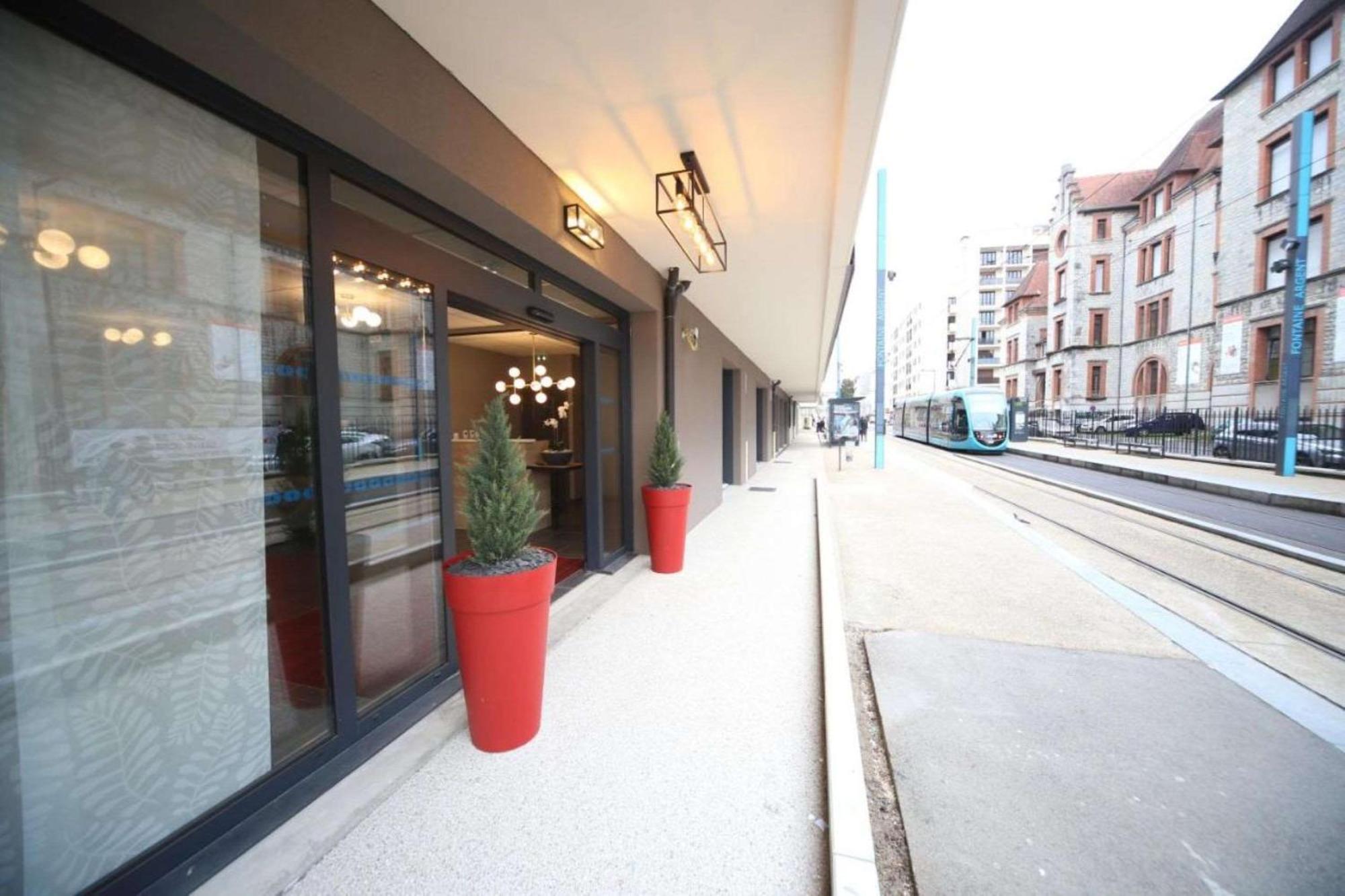 Best Western Hotel Fontaine Argent 브장송 외부 사진
